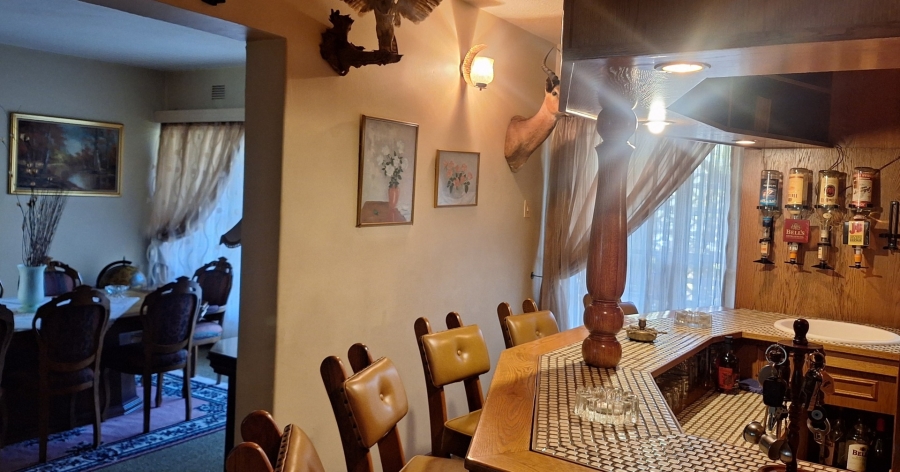 5 Bedroom Property for Sale in Mantevrede Gauteng