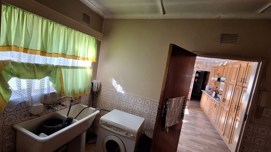5 Bedroom Property for Sale in Mantevrede Gauteng
