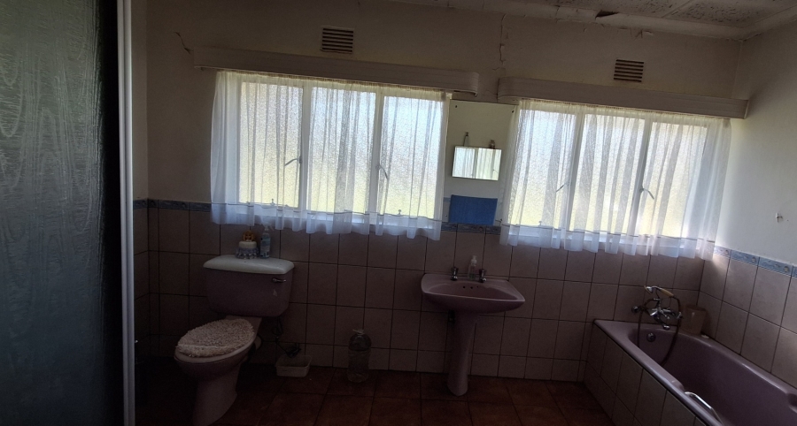 5 Bedroom Property for Sale in Mantevrede Gauteng