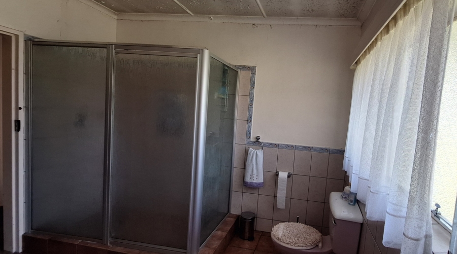 5 Bedroom Property for Sale in Mantevrede Gauteng