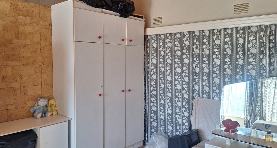 5 Bedroom Property for Sale in Mantevrede Gauteng