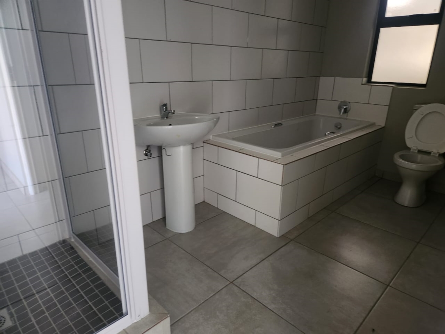 2 Bedroom Property for Sale in Glen Marais Gauteng