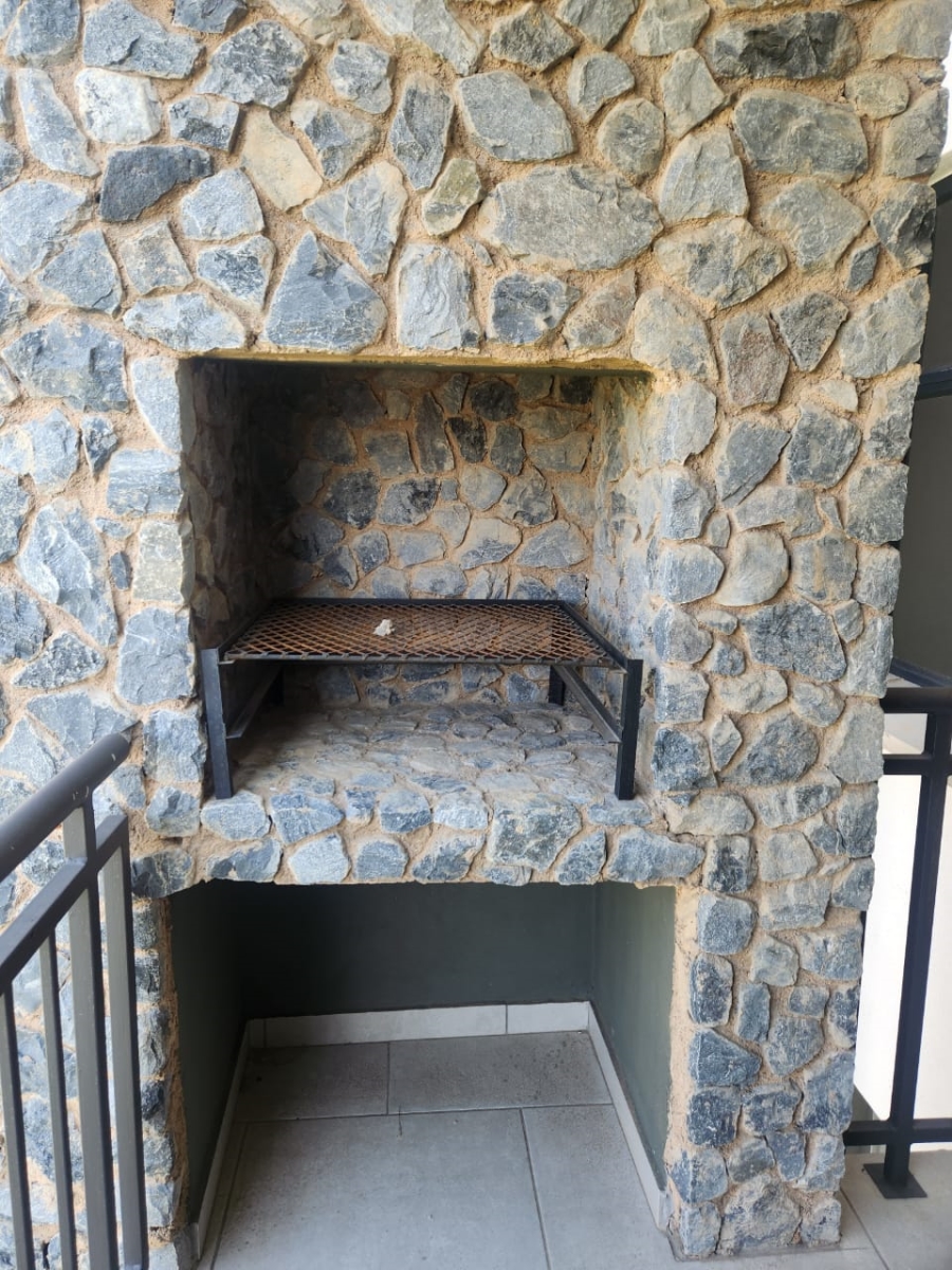 2 Bedroom Property for Sale in Glen Marais Gauteng