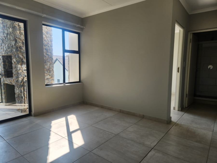 2 Bedroom Property for Sale in Glen Marais Gauteng