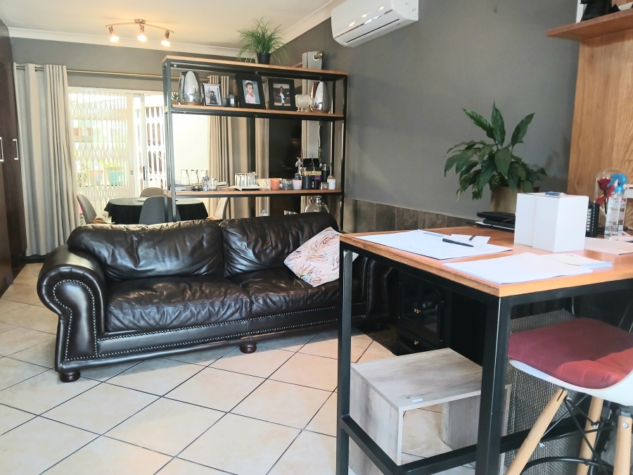 5 Bedroom Property for Sale in Edenvale Central Gauteng
