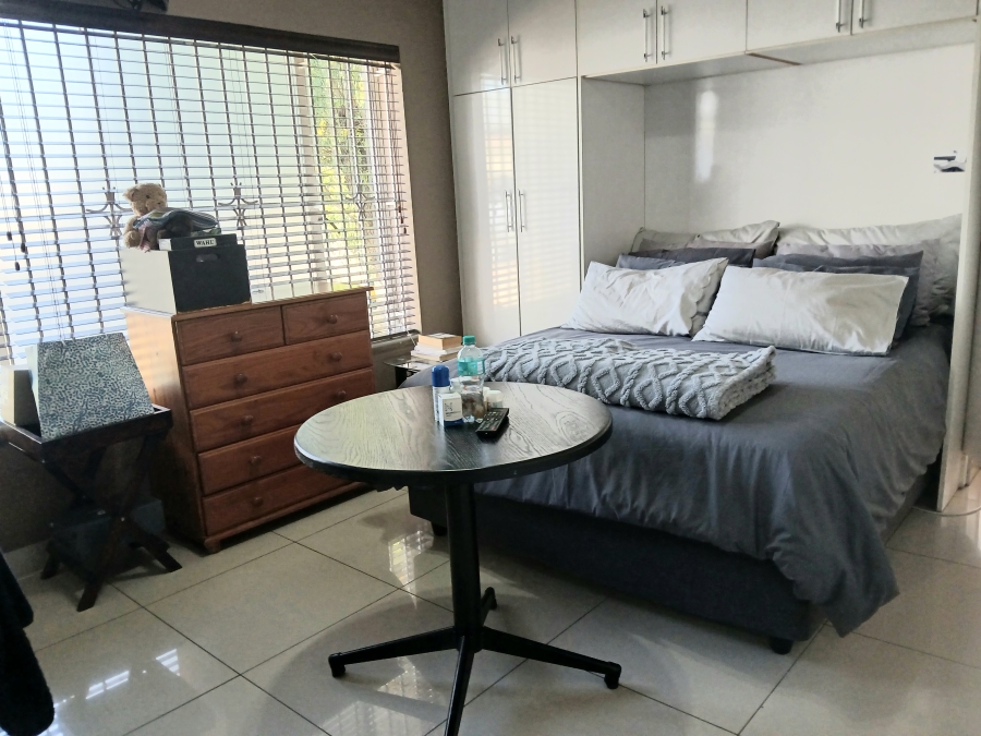 5 Bedroom Property for Sale in Edenvale Central Gauteng