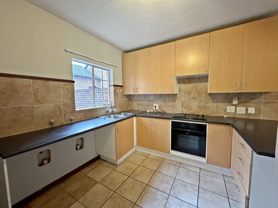 To Let 3 Bedroom Property for Rent in Eco Park Gauteng