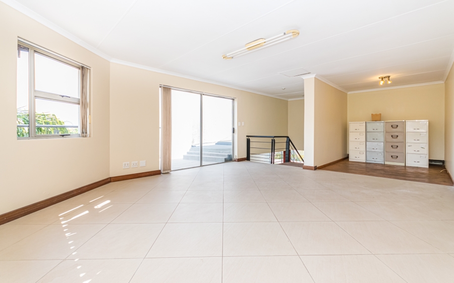 6 Bedroom Property for Sale in Zwartkop Gauteng