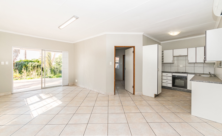 6 Bedroom Property for Sale in Zwartkop Gauteng