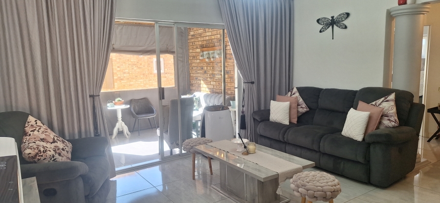 3 Bedroom Property for Sale in Rangeview Gauteng