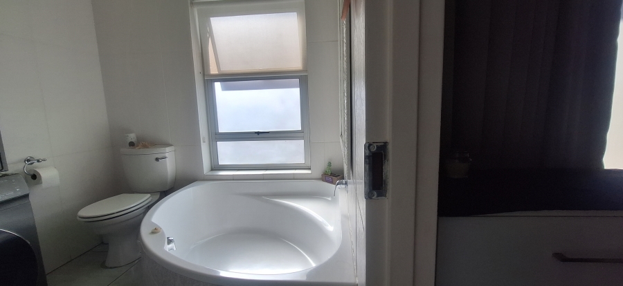 3 Bedroom Property for Sale in Rangeview Gauteng