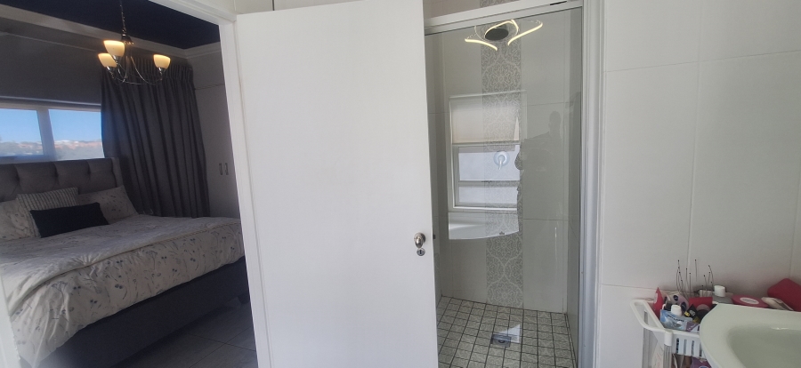 3 Bedroom Property for Sale in Rangeview Gauteng