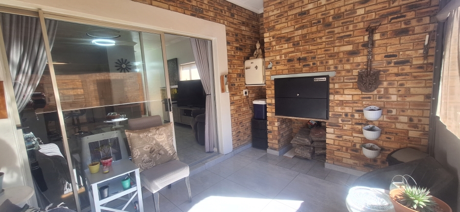 3 Bedroom Property for Sale in Rangeview Gauteng