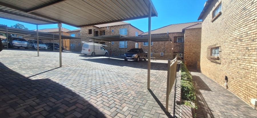 3 Bedroom Property for Sale in Rangeview Gauteng