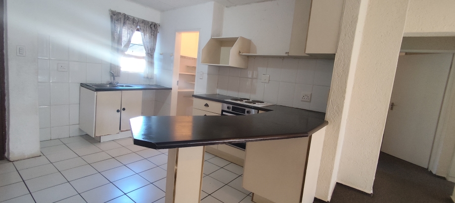 To Let 2 Bedroom Property for Rent in Paulshof Gauteng