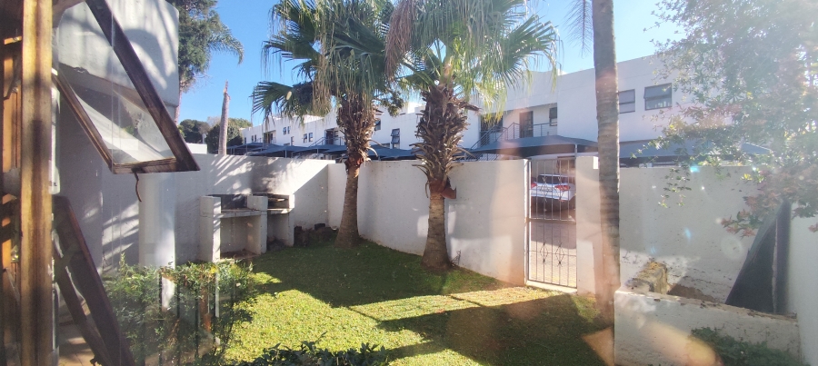 To Let 2 Bedroom Property for Rent in Paulshof Gauteng