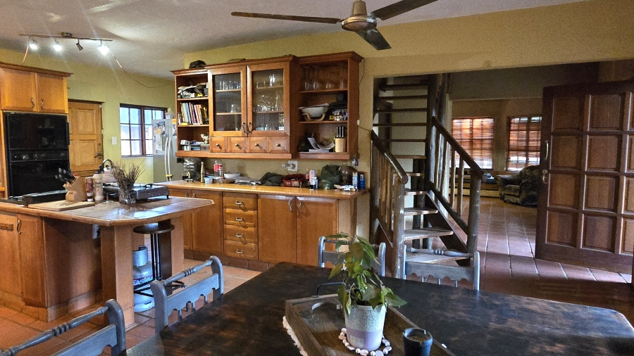 4 Bedroom Property for Sale in Leeuwfontein Gauteng