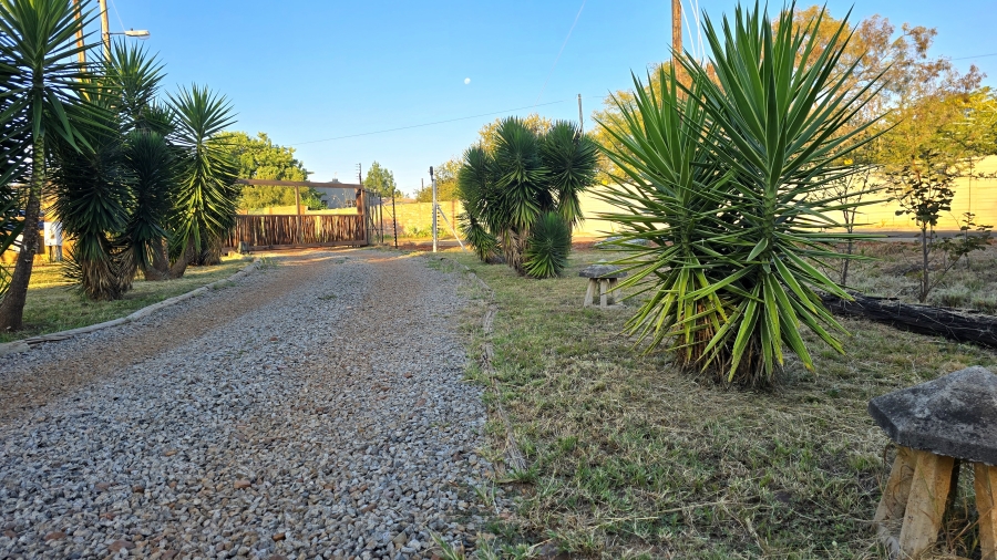 4 Bedroom Property for Sale in Leeuwfontein Gauteng