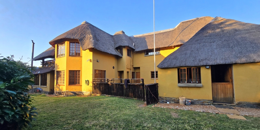 4 Bedroom Property for Sale in Leeuwfontein Gauteng