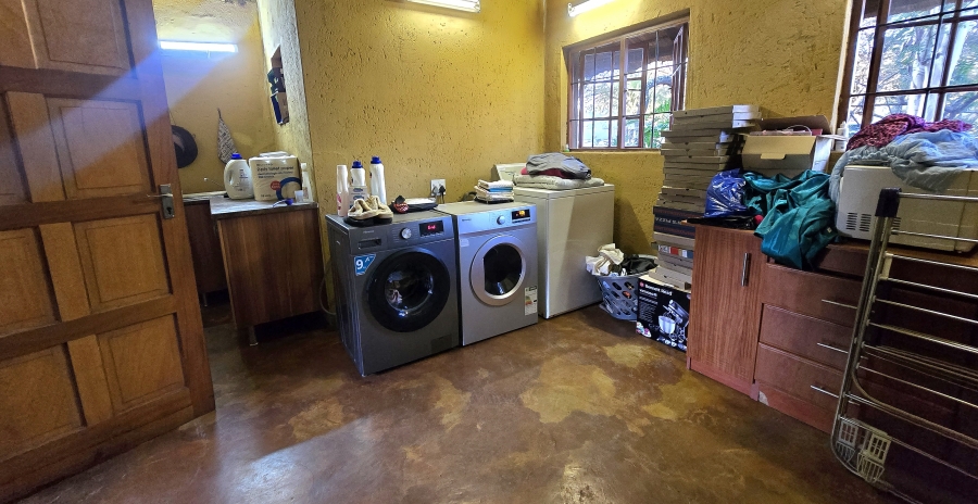 4 Bedroom Property for Sale in Leeuwfontein Gauteng