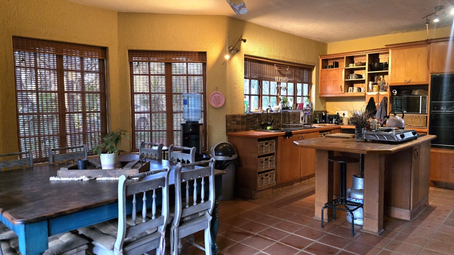 4 Bedroom Property for Sale in Leeuwfontein Gauteng