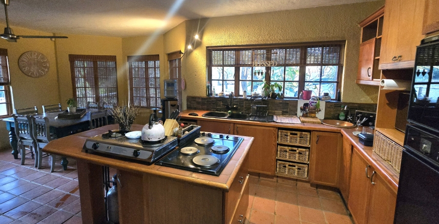 4 Bedroom Property for Sale in Leeuwfontein Gauteng