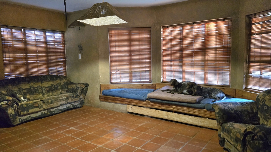4 Bedroom Property for Sale in Leeuwfontein Gauteng