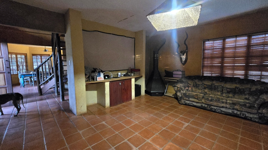 4 Bedroom Property for Sale in Leeuwfontein Gauteng