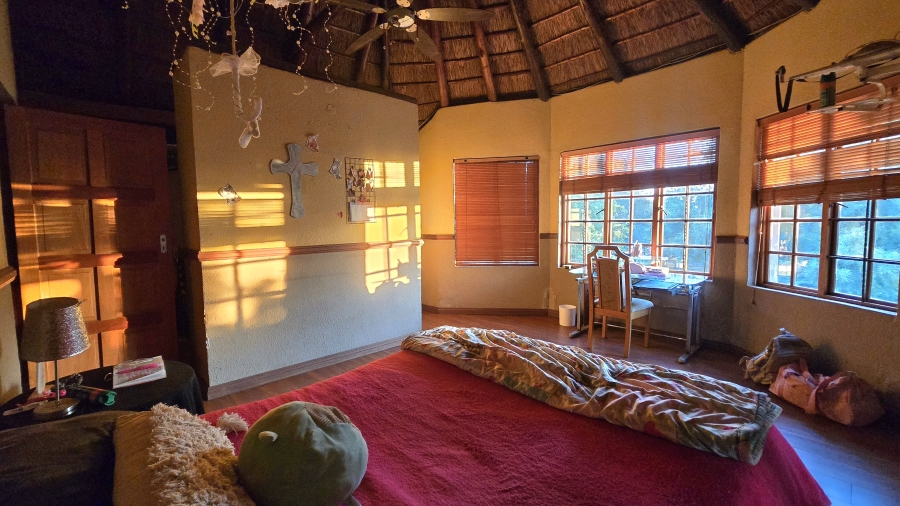 4 Bedroom Property for Sale in Leeuwfontein Gauteng