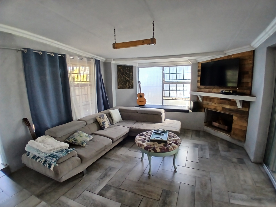 3 Bedroom Property for Sale in Albertsdal Gauteng