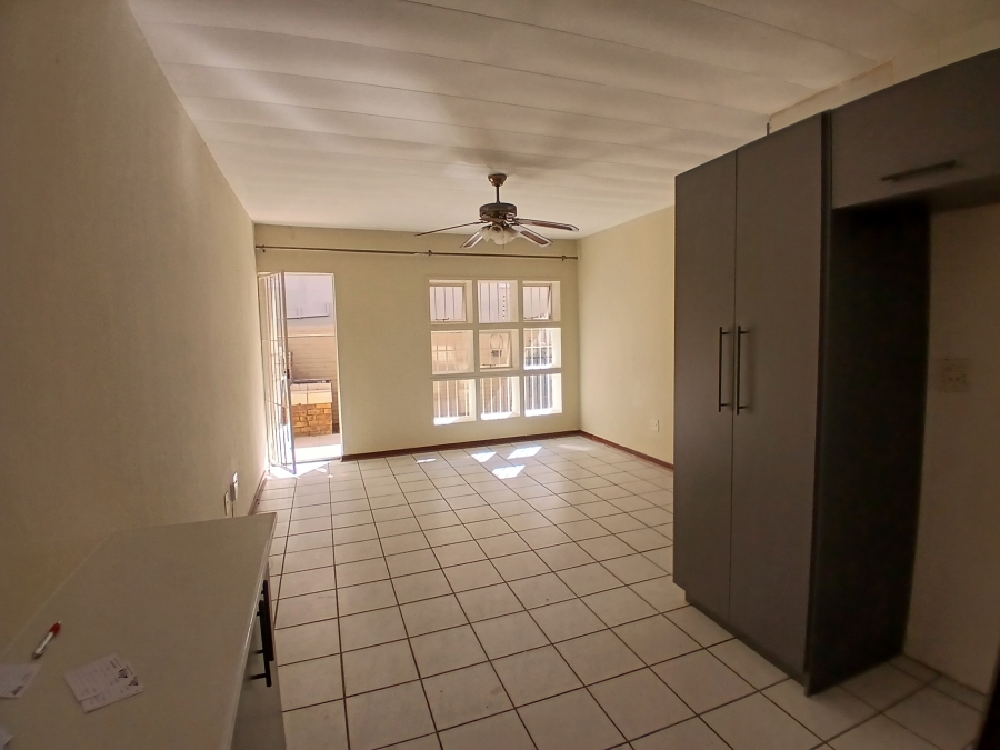 2 Bedroom Property for Sale in New Redruth Gauteng