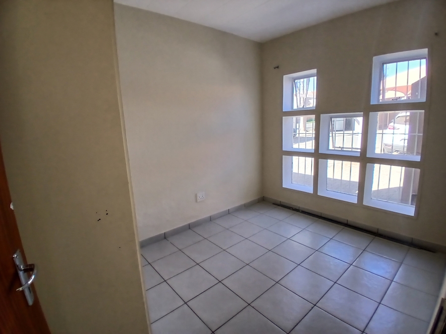 2 Bedroom Property for Sale in New Redruth Gauteng