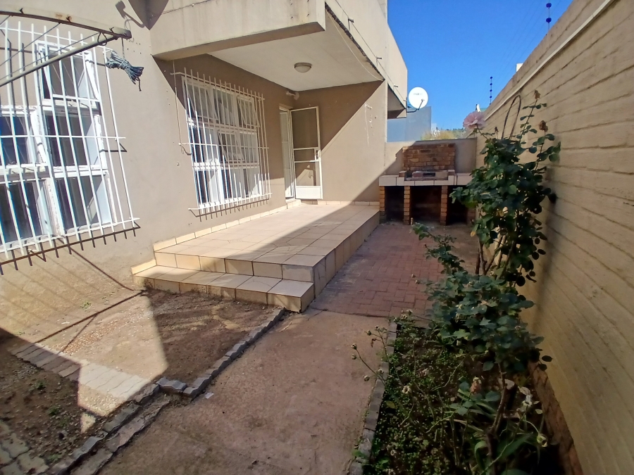 2 Bedroom Property for Sale in New Redruth Gauteng
