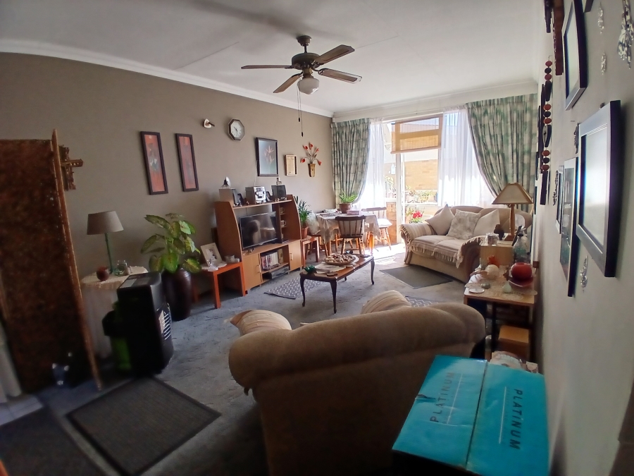 2 Bedroom Property for Sale in New Redruth Gauteng