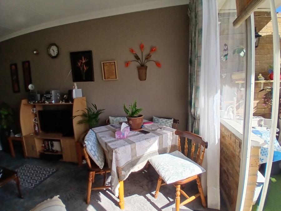 2 Bedroom Property for Sale in New Redruth Gauteng