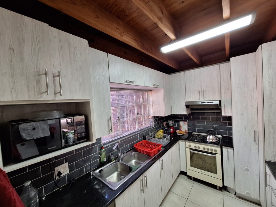 3 Bedroom Property for Sale in Eldoraigne Gauteng