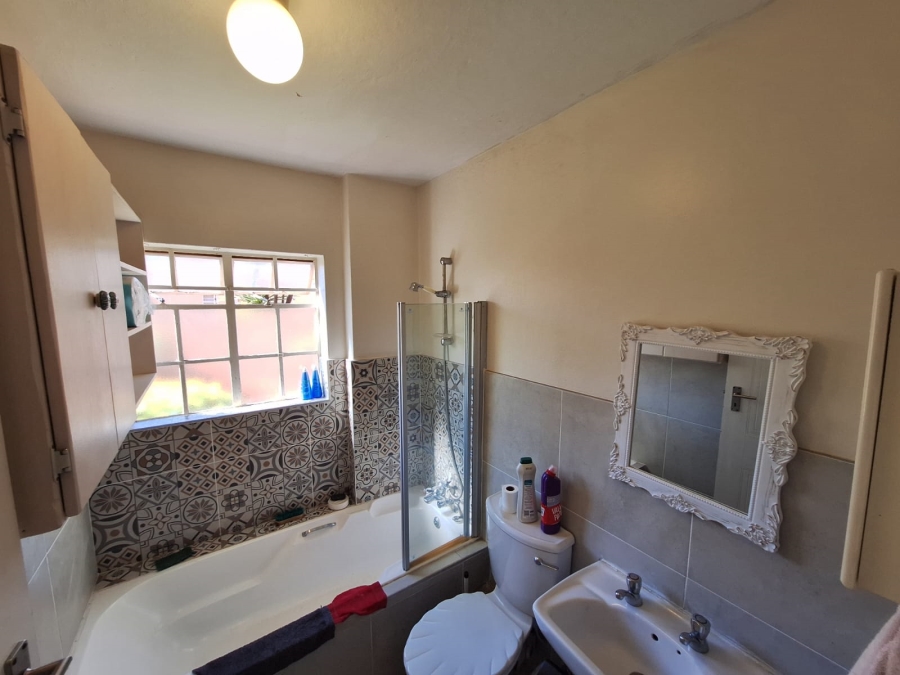 3 Bedroom Property for Sale in Eldoraigne Gauteng