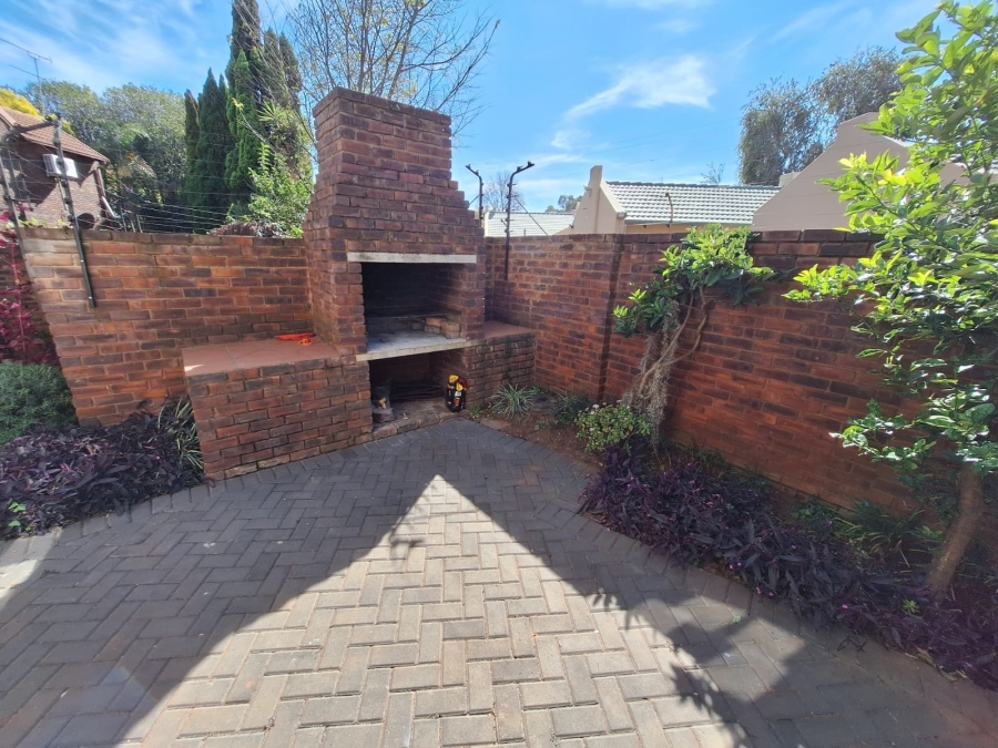 3 Bedroom Property for Sale in Eldoraigne Gauteng