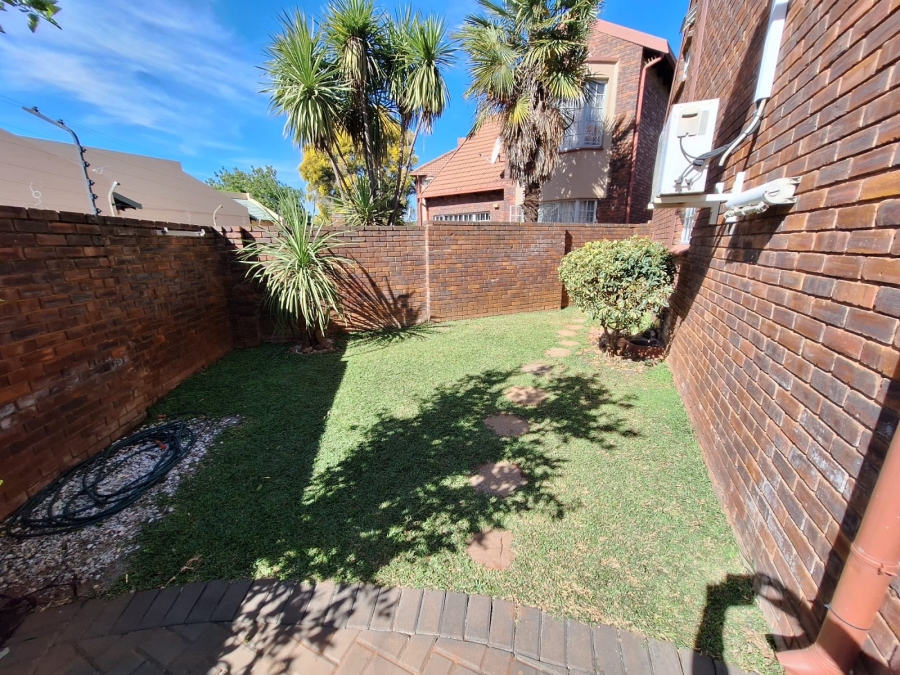 3 Bedroom Property for Sale in Eldoraigne Gauteng