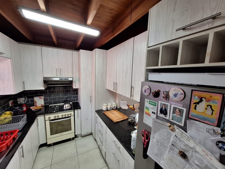 3 Bedroom Property for Sale in Eldoraigne Gauteng