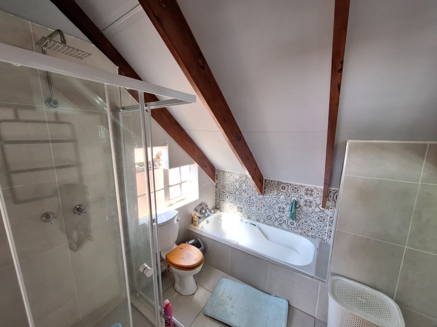 3 Bedroom Property for Sale in Eldoraigne Gauteng
