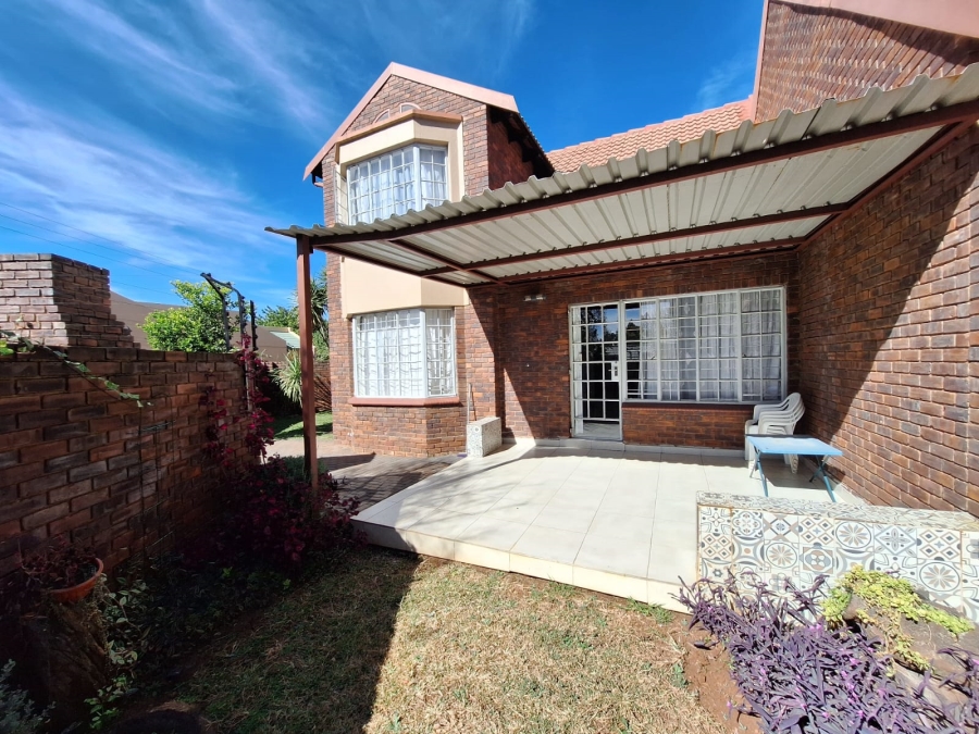 3 Bedroom Property for Sale in Eldoraigne Gauteng