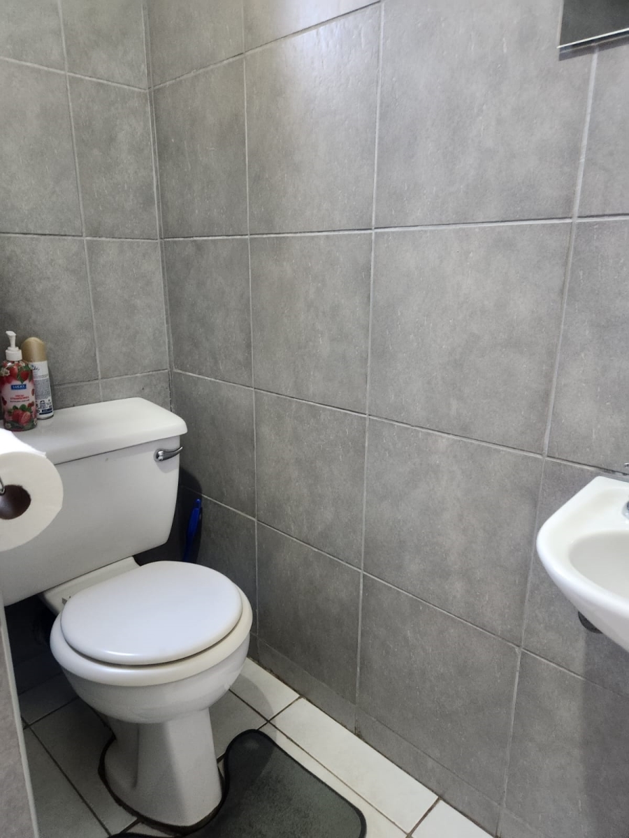 3 Bedroom Property for Sale in Constantia Park Gauteng