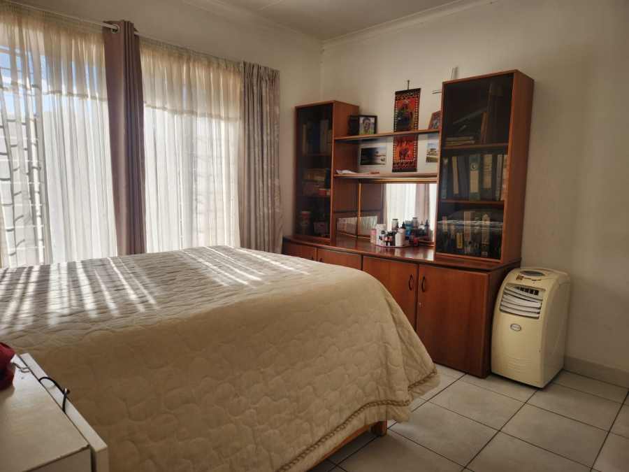 3 Bedroom Property for Sale in Constantia Park Gauteng