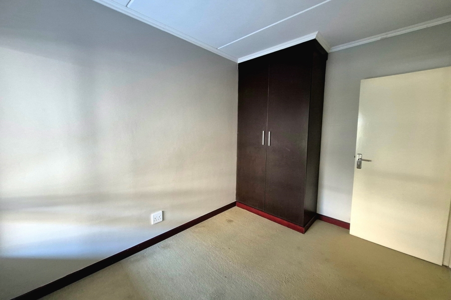 2 Bedroom Property for Sale in Noordwyk Gauteng