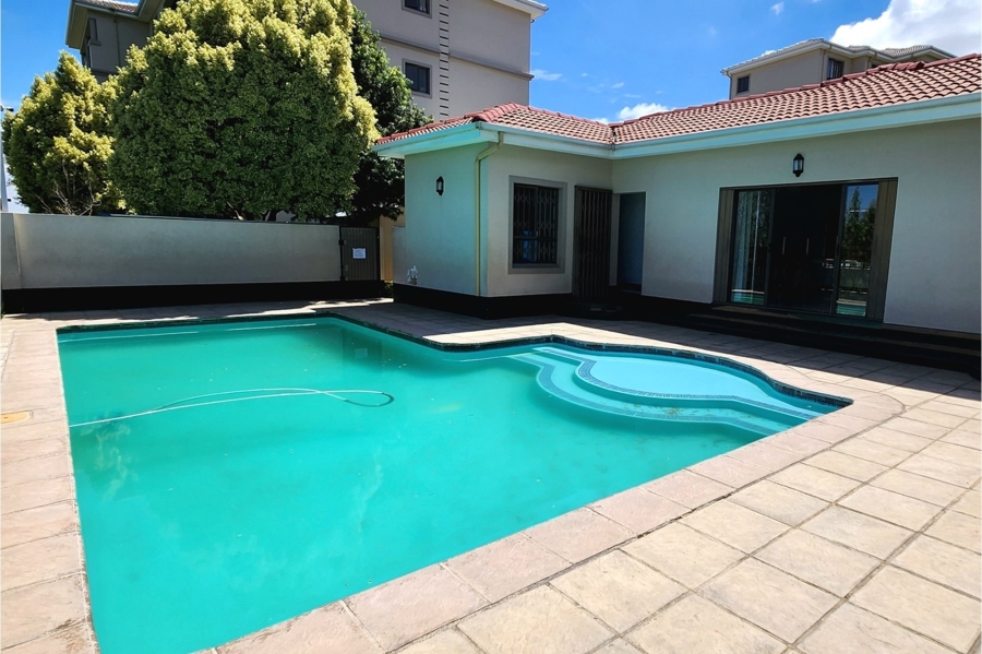 2 Bedroom Property for Sale in Noordwyk Gauteng