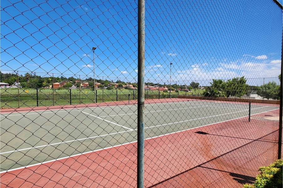 2 Bedroom Property for Sale in Noordwyk Gauteng