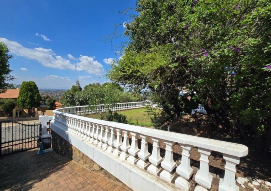 4 Bedroom Property for Sale in Glenvista Gauteng