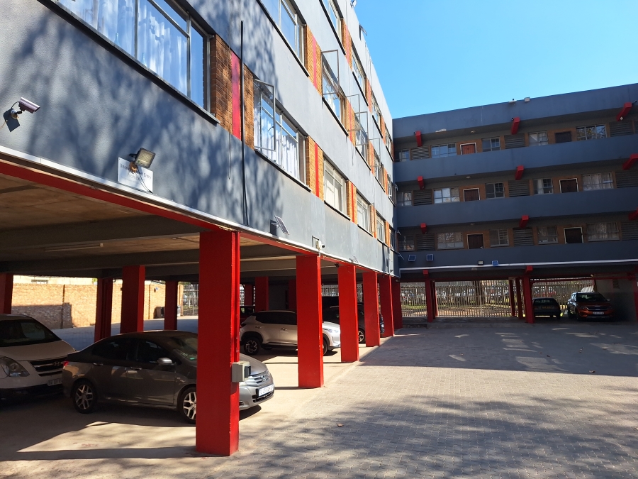 1 Bedroom Property for Sale in Paarlshoop Gauteng