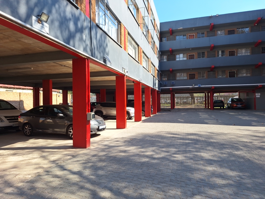 1 Bedroom Property for Sale in Paarlshoop Gauteng